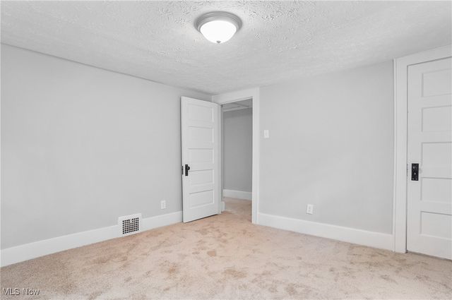 562 Tallmadge Road, Cuyahoga Falls, OH 44221