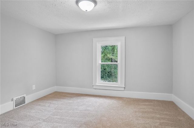 562 Tallmadge Road, Cuyahoga Falls, OH 44221