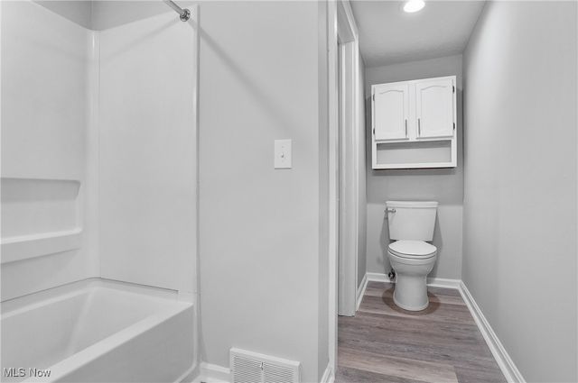 562 Tallmadge Road, Cuyahoga Falls, OH 44221