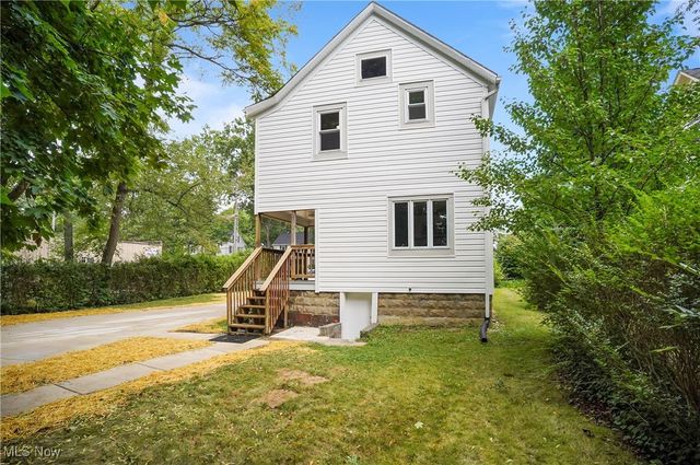 562 Tallmadge Road, Cuyahoga Falls, OH 44221