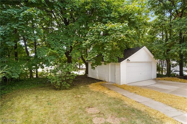 562 Tallmadge Road, Cuyahoga Falls, OH 44221