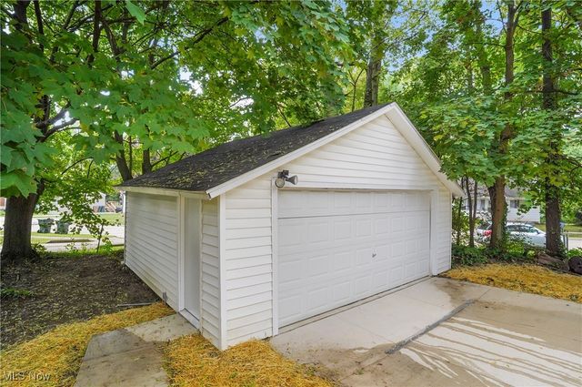 562 Tallmadge Road, Cuyahoga Falls, OH 44221