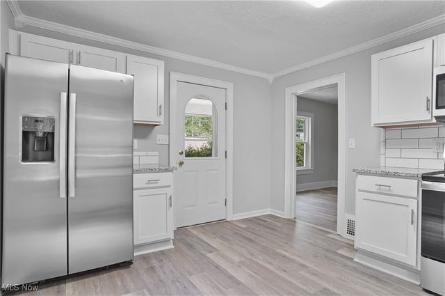 562 Tallmadge Road, Cuyahoga Falls, OH 44221