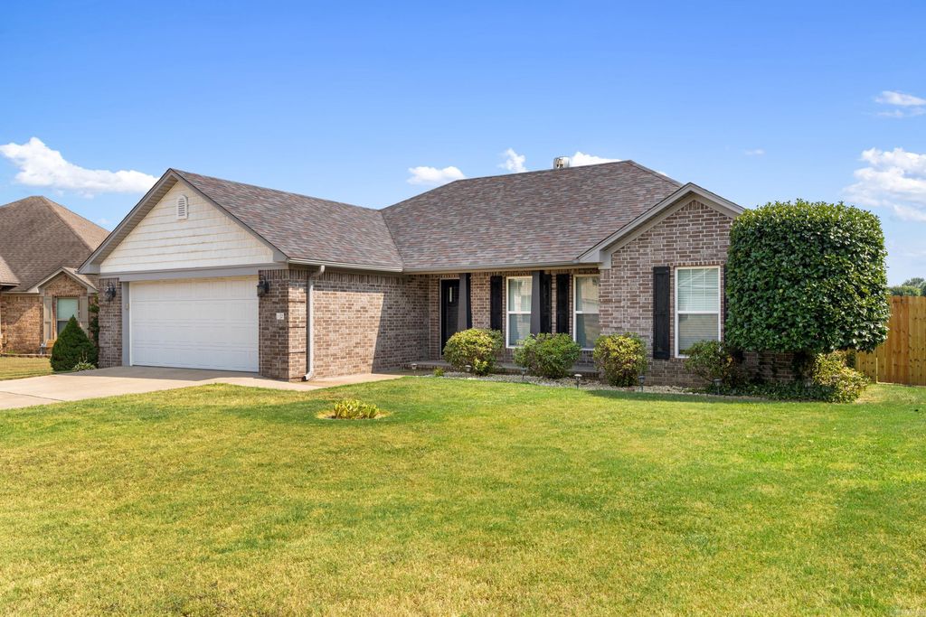 12 Lapis Cv, Greenbrier, AR 72058