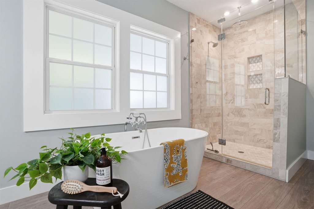 Image 17 of property listing at 303 Woodland Shores Road, Charleston, SC 29412