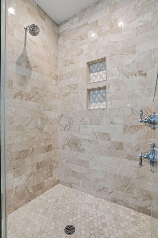 Image 18 of property listing at 303 Woodland Shores Road, Charleston, SC 29412