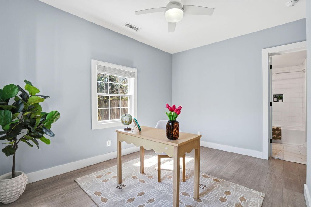 Image 21 of property listing at 303 Woodland Shores Road, Charleston, SC 29412