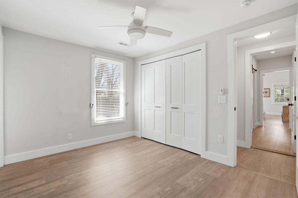 Image 24 of property listing at 303 Woodland Shores Road, Charleston, SC 29412