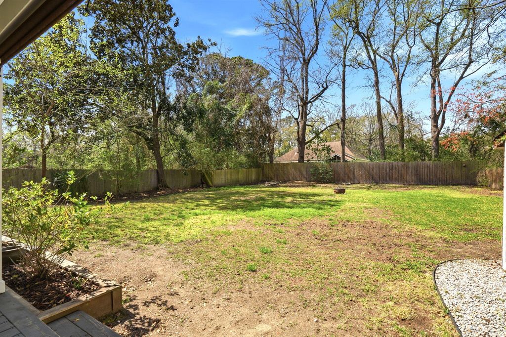 Image 33 of property listing at 303 Woodland Shores Road, Charleston, SC 29412