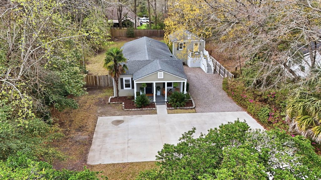 Image 41 of property listing at 303 Woodland Shores Road, Charleston, SC 29412