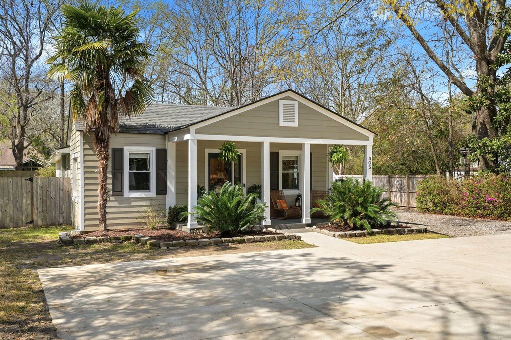Image 44 of property listing at 303 Woodland Shores Road, Charleston, SC 29412