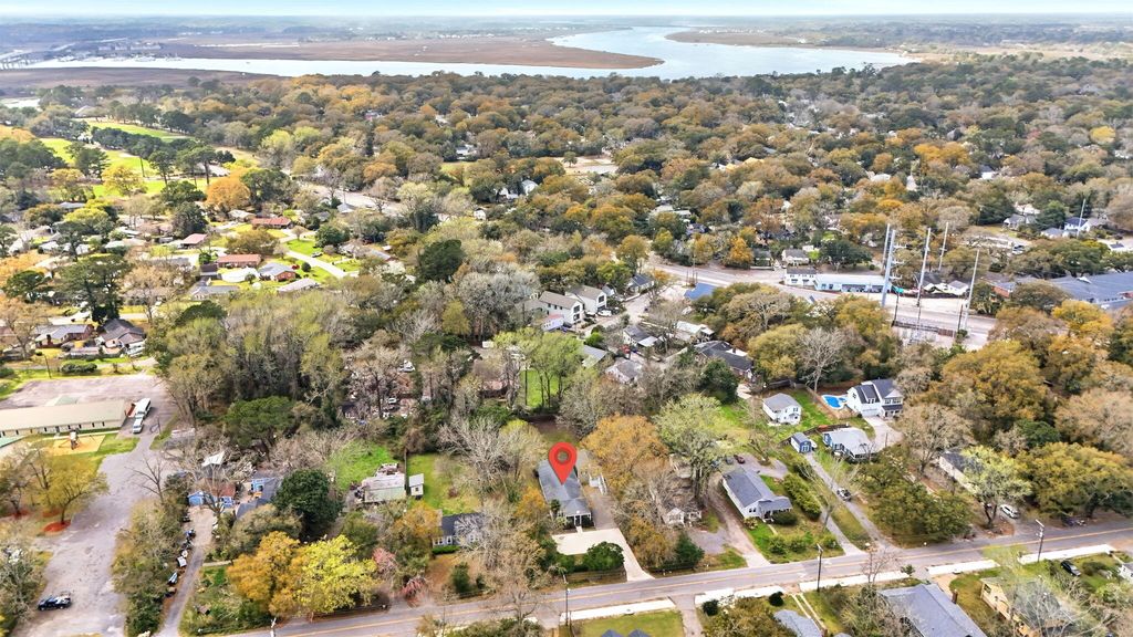 Image 45 of property listing at 303 Woodland Shores Road, Charleston, SC 29412