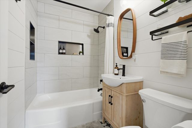 7241 Harriet Avenue S, Richfield, MN 55423