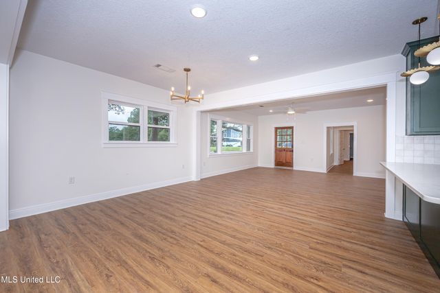 9329 Ridgeview Drive, Ocean Springs, MS 39564