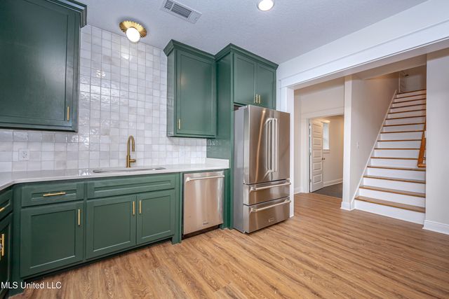 9329 Ridgeview Drive, Ocean Springs, MS 39564