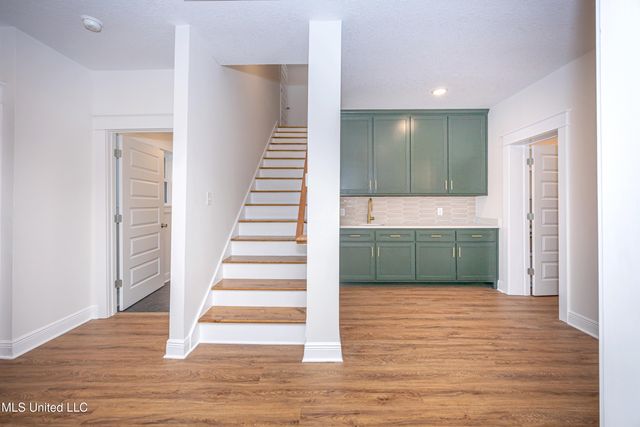 9329 Ridgeview Drive, Ocean Springs, MS 39564