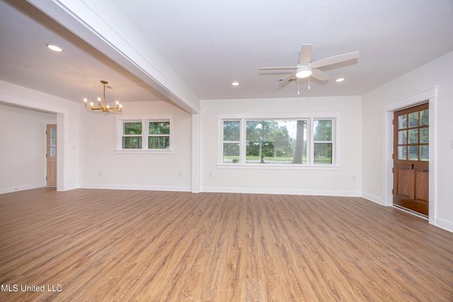 9329 Ridgeview Drive, Ocean Springs, MS 39564