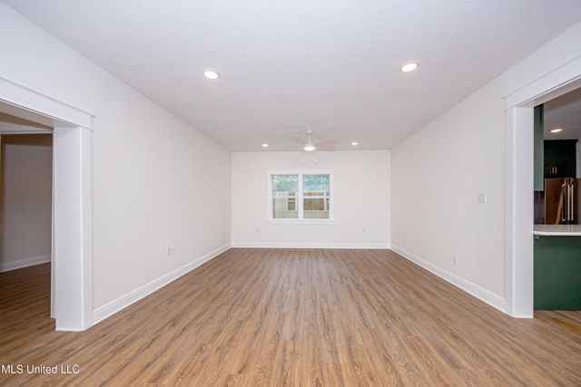 9329 Ridgeview Drive, Ocean Springs, MS 39564