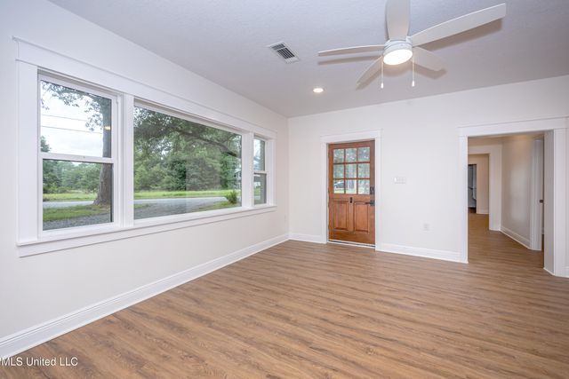 9329 Ridgeview Drive, Ocean Springs, MS 39564