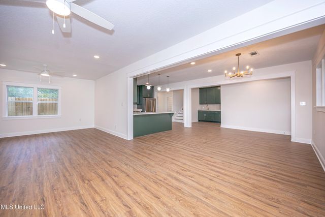 9329 Ridgeview Drive, Ocean Springs, MS 39564