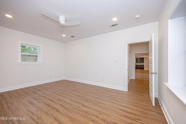 9329 Ridgeview Drive, Ocean Springs, MS 39564