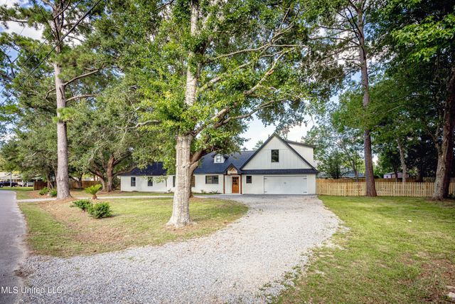9329 Ridgeview Drive, Ocean Springs, MS 39564