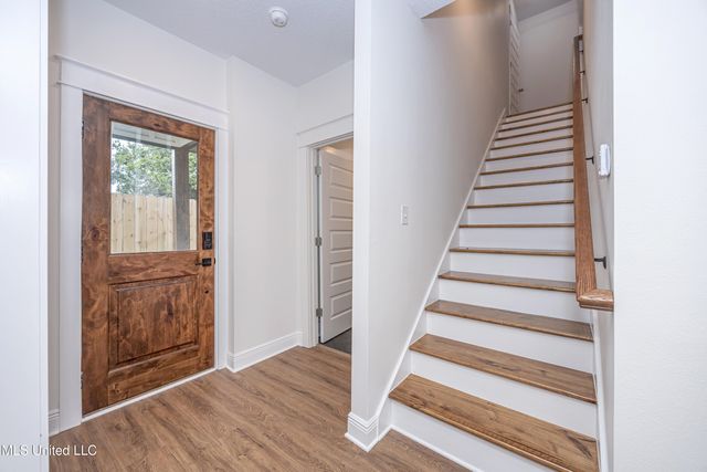 9329 Ridgeview Drive, Ocean Springs, MS 39564