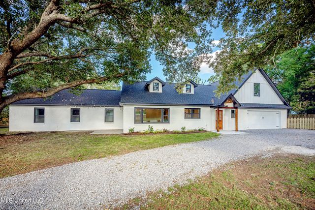 9329 Ridgeview Drive, Ocean Springs, MS 39564