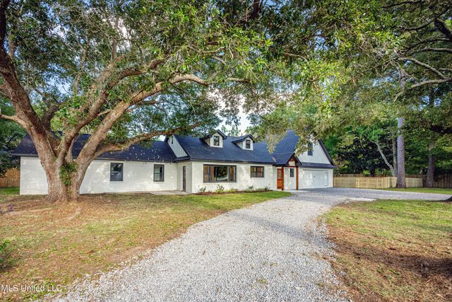 9329 Ridgeview Drive, Ocean Springs, MS 39564