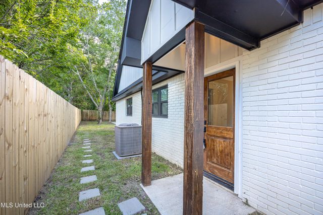 9329 Ridgeview Drive, Ocean Springs, MS 39564