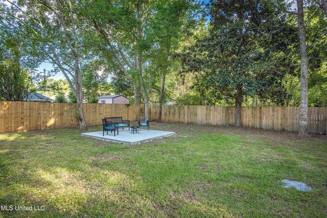 9329 Ridgeview Drive, Ocean Springs, MS 39564