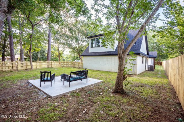 9329 Ridgeview Drive, Ocean Springs, MS 39564