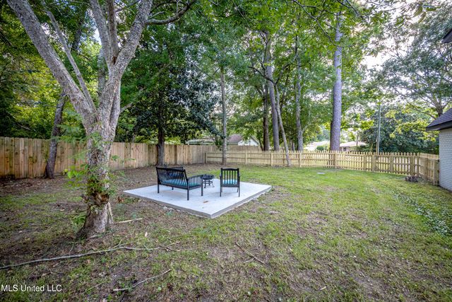 9329 Ridgeview Drive, Ocean Springs, MS 39564