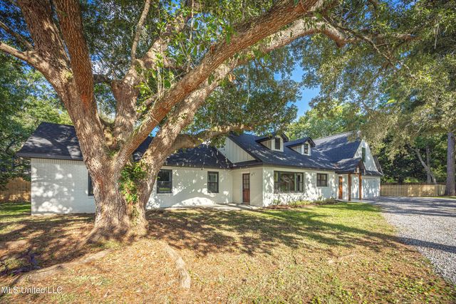 9329 Ridgeview Drive, Ocean Springs, MS 39564