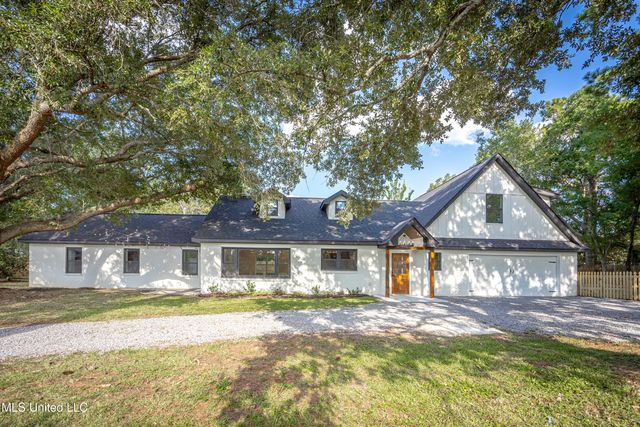 9329 Ridgeview Drive, Ocean Springs, MS 39564