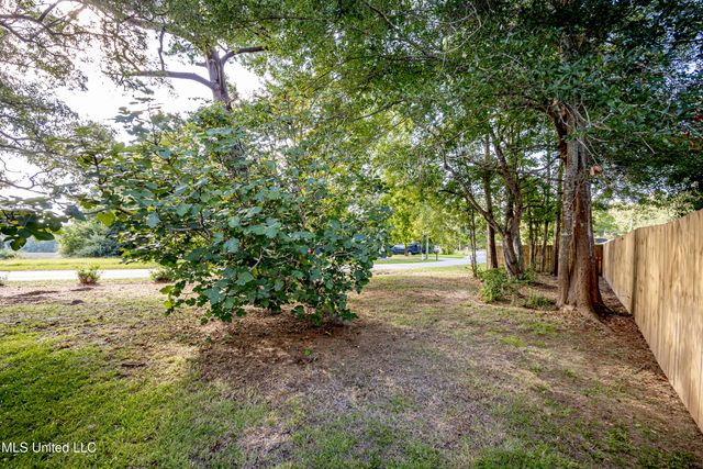 9329 Ridgeview Drive, Ocean Springs, MS 39564