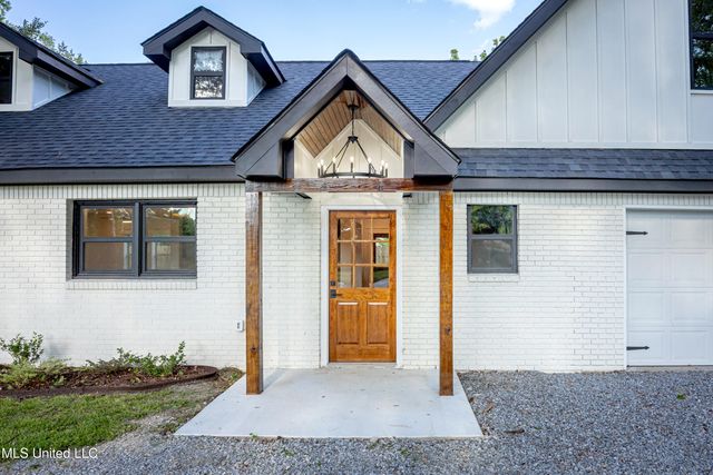9329 Ridgeview Drive, Ocean Springs, MS 39564
