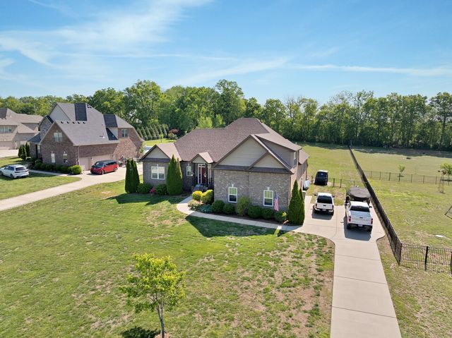 1027 Caballo Trail, Gallatin, TN 37066