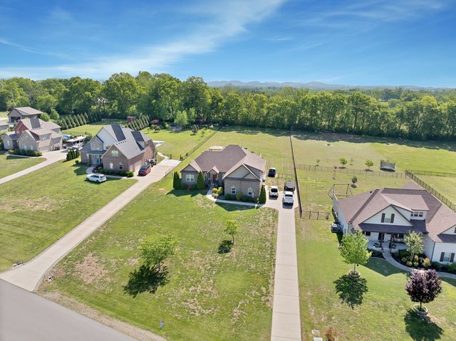 1027 Caballo Trail, Gallatin, TN 37066