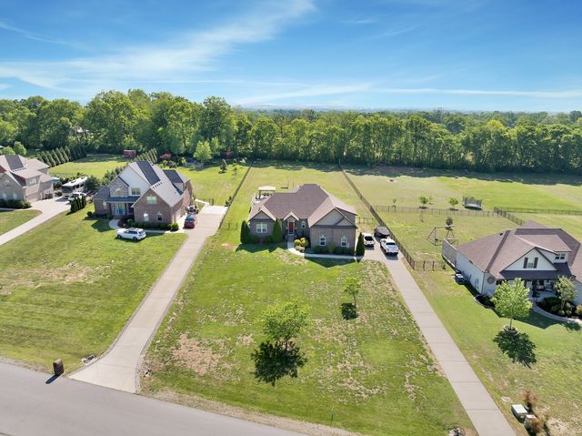 1027 Caballo Trail, Gallatin, TN 37066
