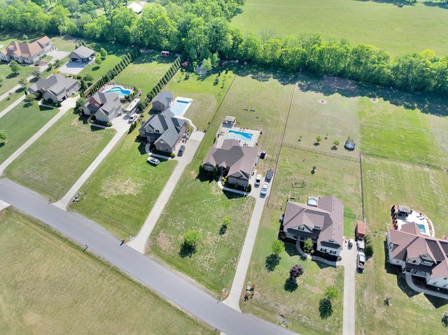 1027 Caballo Trail, Gallatin, TN 37066