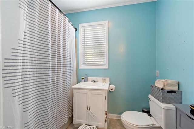 569 Pilot Circle, Thomasville, NC 27360