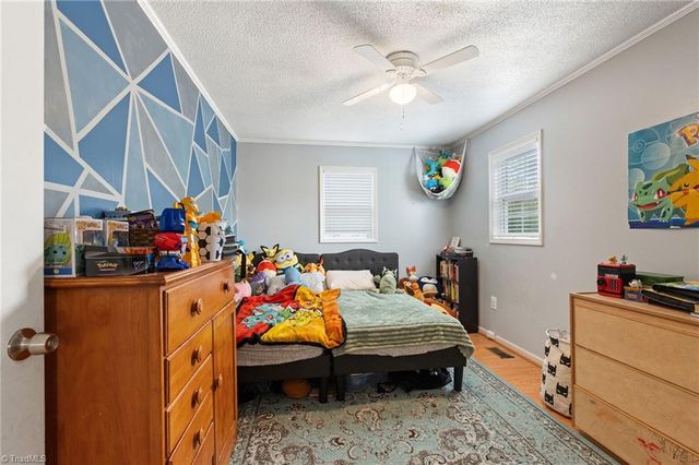 569 Pilot Circle, Thomasville, NC 27360