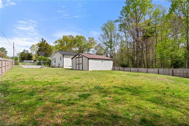 569 Pilot Circle, Thomasville, NC 27360