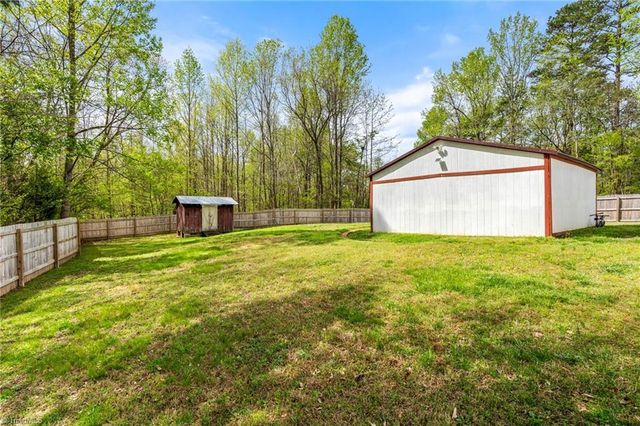 569 Pilot Circle, Thomasville, NC 27360