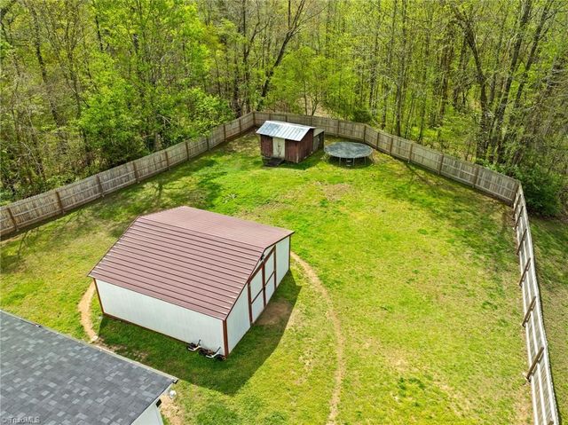 569 Pilot Circle, Thomasville, NC 27360