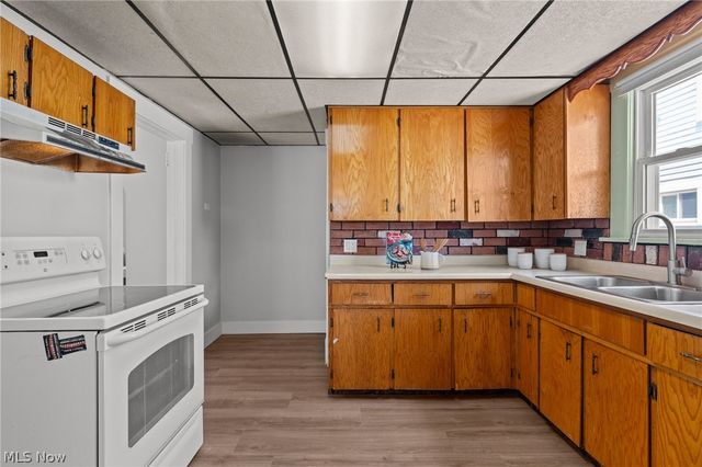 1628 May Place NE, Canton, OH 44705