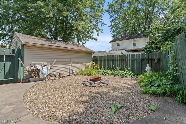 1628 May Place NE, Canton, OH 44705
