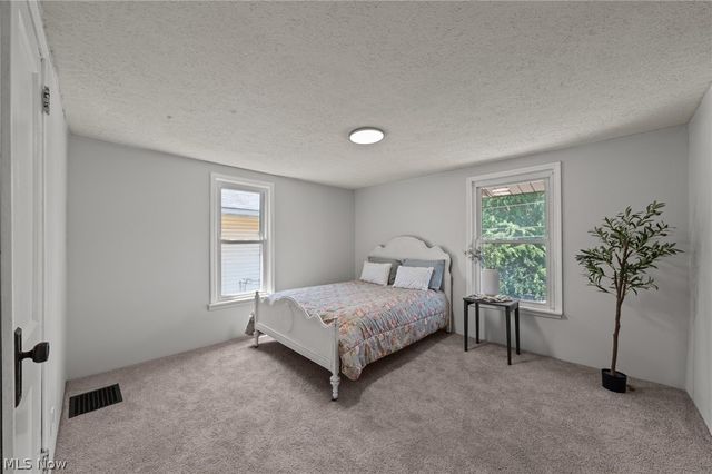 1628 May Place NE, Canton, OH 44705