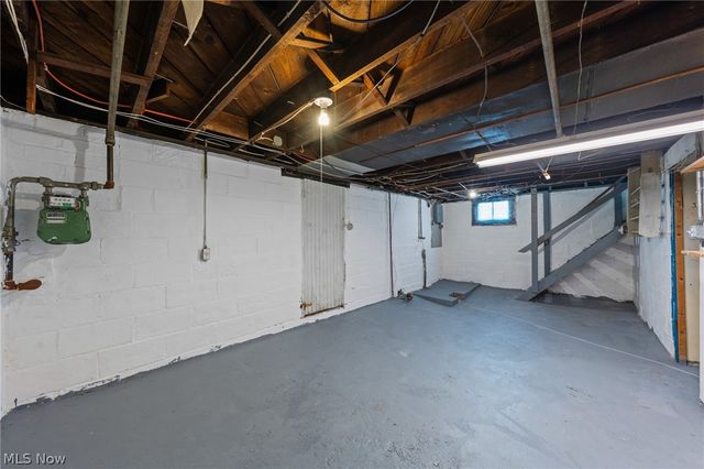1628 May Place NE, Canton, OH 44705